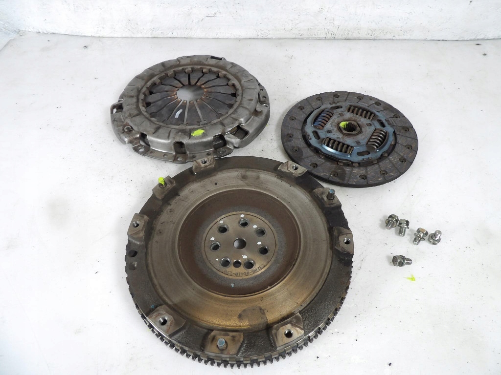 фото №1, Hyundai i30 iii 1.5dpi колесо маховик сцепление 23200-08410