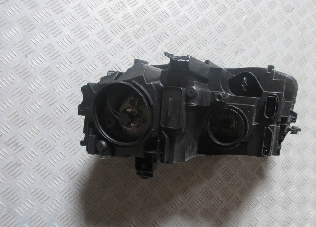 Лампа фара правий vw tiguan ii оригінал Доставка