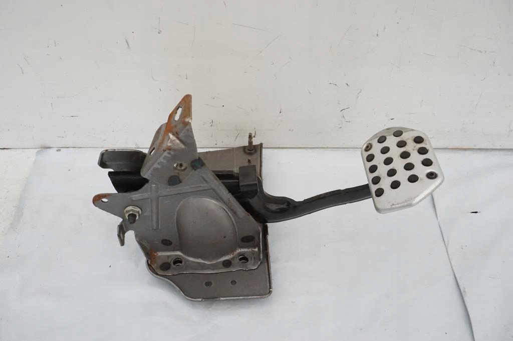 фото №1, Педаль тормоза автоматическая коробка передач peugeot 1007 1.6 16v