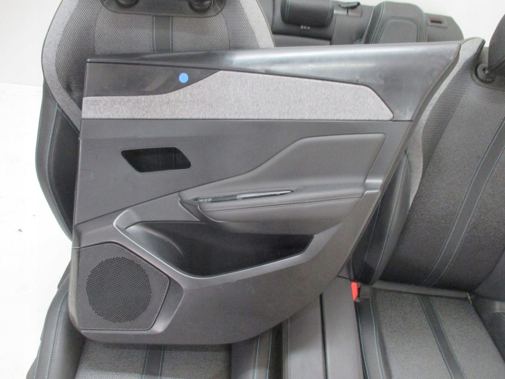 фото №7, Сиденья обивка pół кожа peugeot 308 iii t10 hb 22r