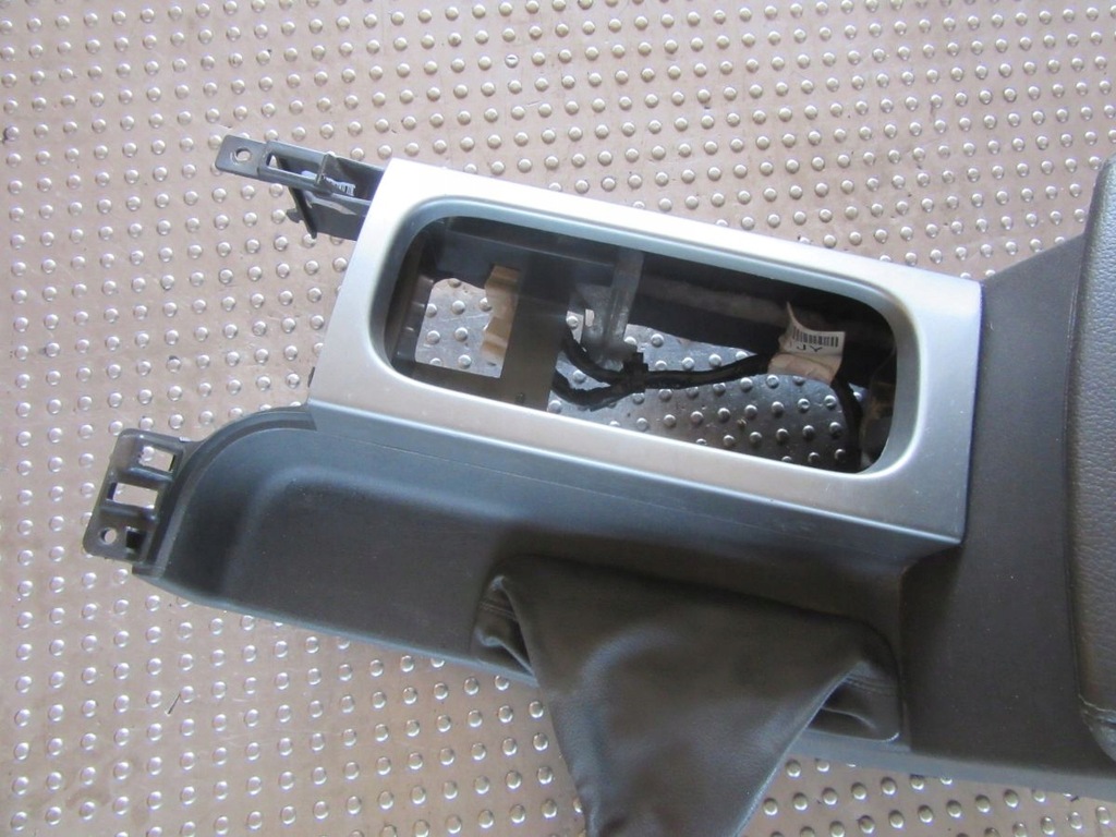 фото №8, Nissan pathfinder r51 туннель средний подлокотник eu