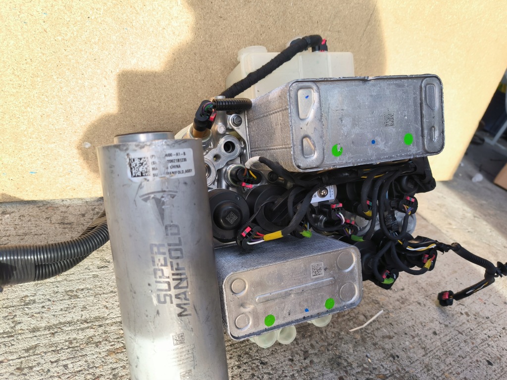 Tesla model s y насос води / тепла радіатор 1613703-00-b Київ