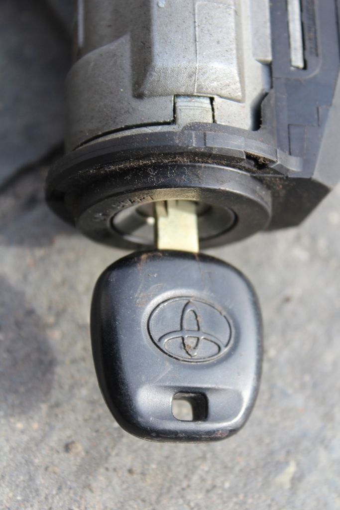 фото №7, Набор стартовый бортовой компьютер замок зажигания ключ yaris ii lift 1.0 89661-0dd80