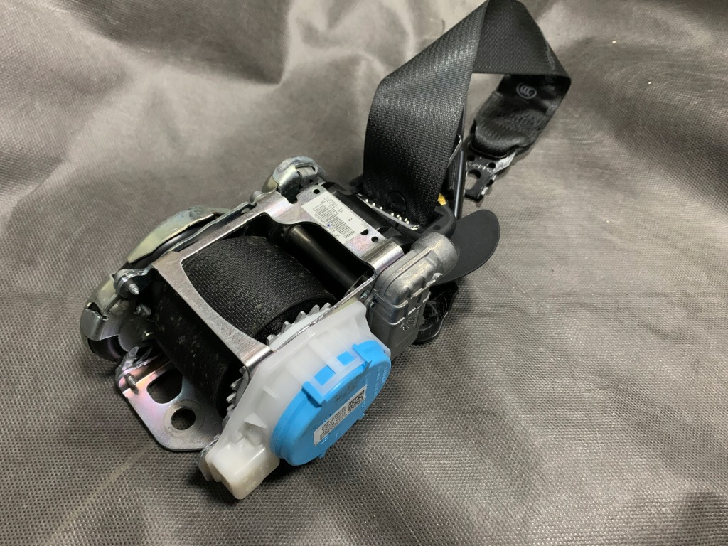 Tesla x ремінь безпеки правий 1069168-95-a Доставка