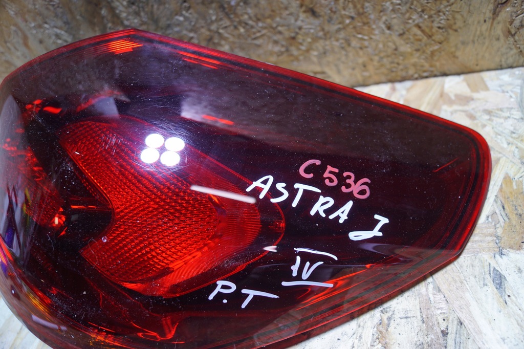 фото №7, Opel astra j hb лампа права задня