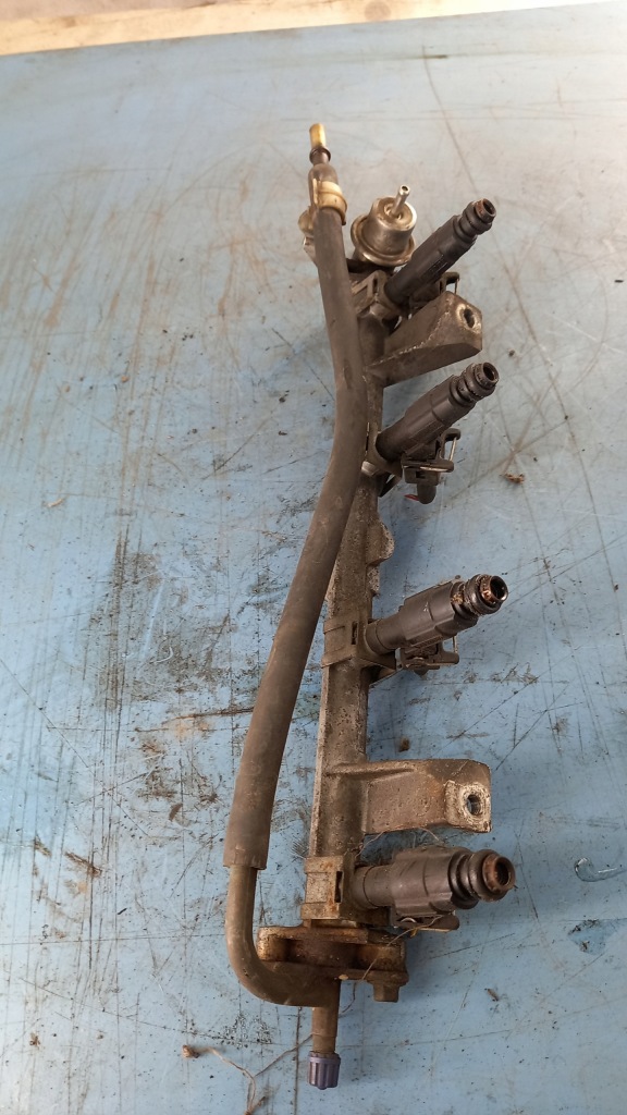 фото №3, Молдинг упорскування ford focus 98r 1.8b