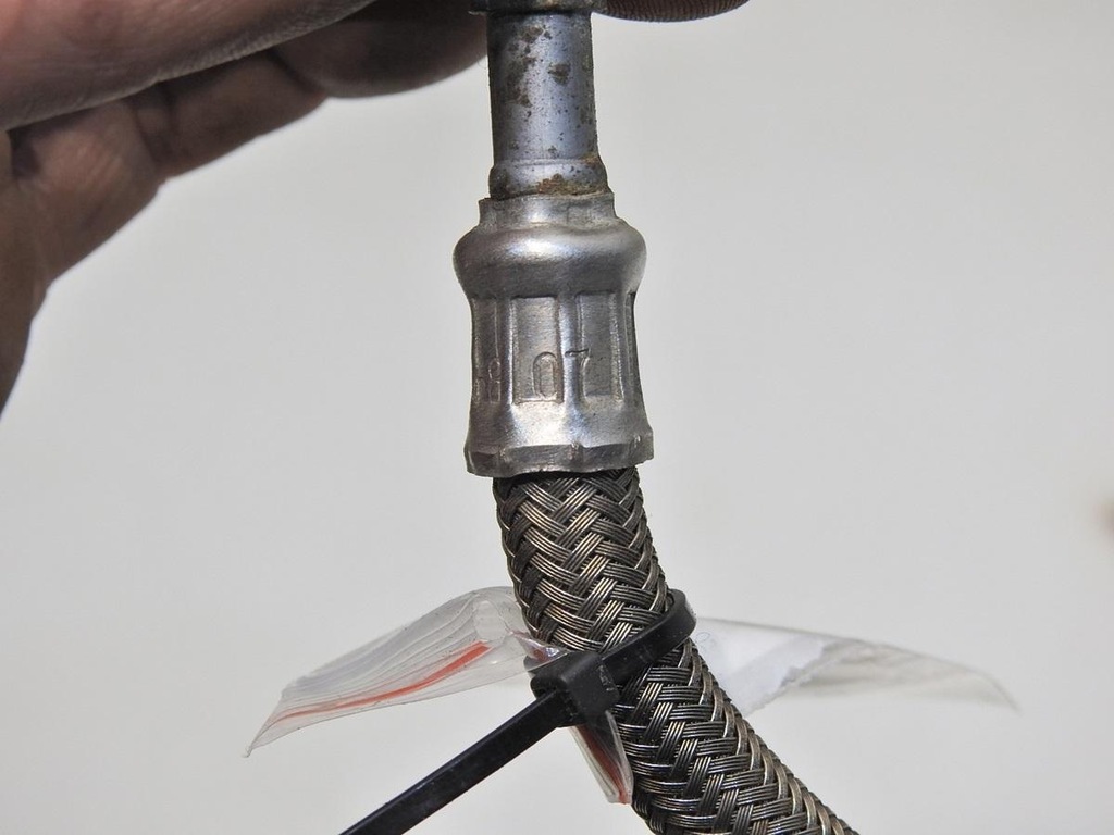 фото №9, Шланг оливи турбіни volvo v50 2.0 d