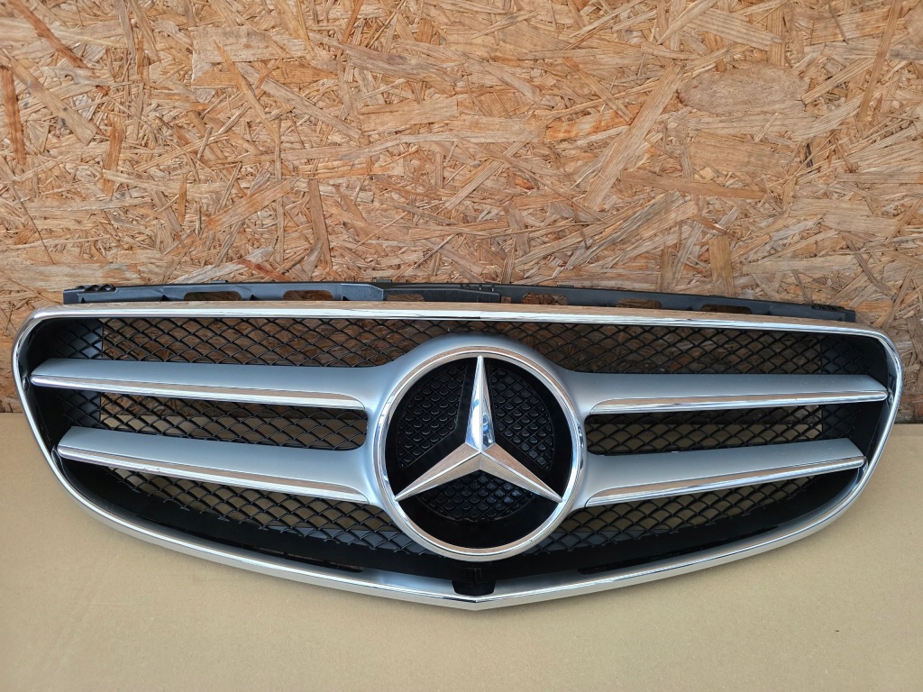 Купити Mercedes e klasa w212 рестайлінг  решітка радіатора решітка радіатора a2128851500