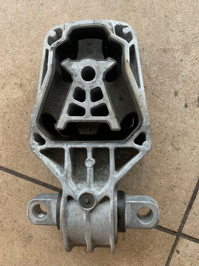 фото №1, Mercedes a klasa w176 подушка кронштейн двигателя ładna!