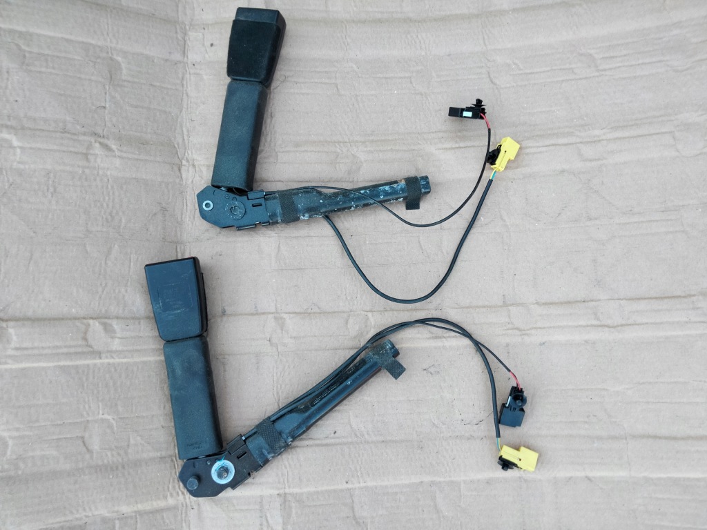 фото №1, Клипса поперечина левый перед opel meriva b 13250516