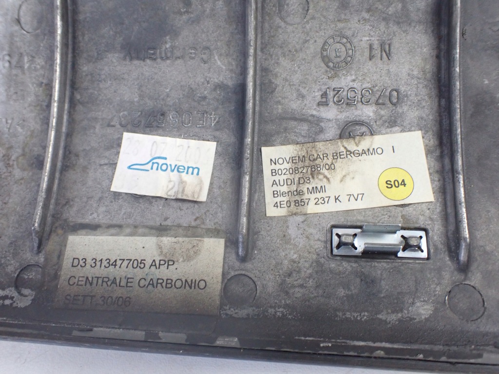 фото №7, Dekor карбон панель mmi nawikacji екрана audi s8 d3 4e0857237k 4e0857237