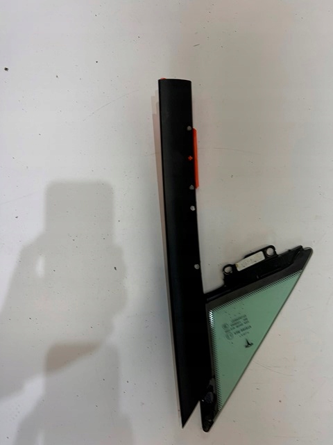 фото №1, Tesla model s скло кузовна трикутник перед