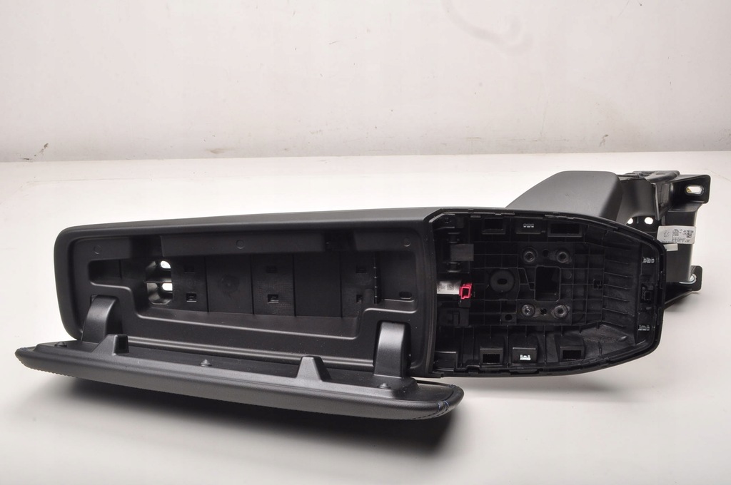 фото №8, Bmw 2 u06 подлокотник кожаный 24r 5a6e0d7