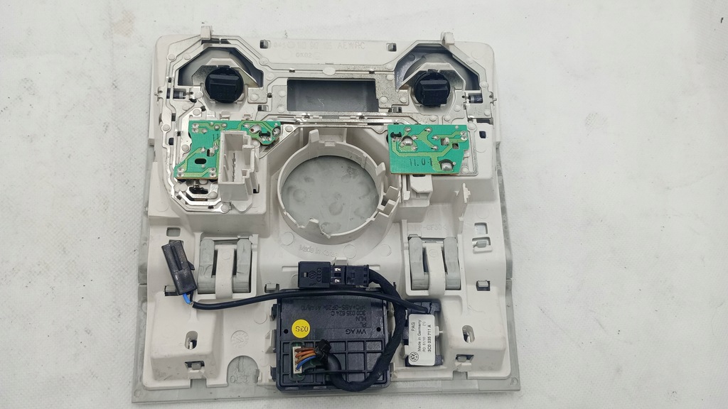 фото №6, Лампа потолочный vw passat golf 1k0947105ae 3c0035624c