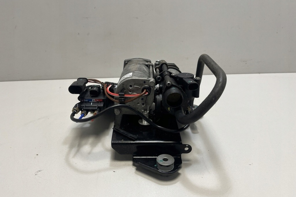 фото №8, Компресор підвіска bmw i4 g26 6894450 electric 400kw 2024