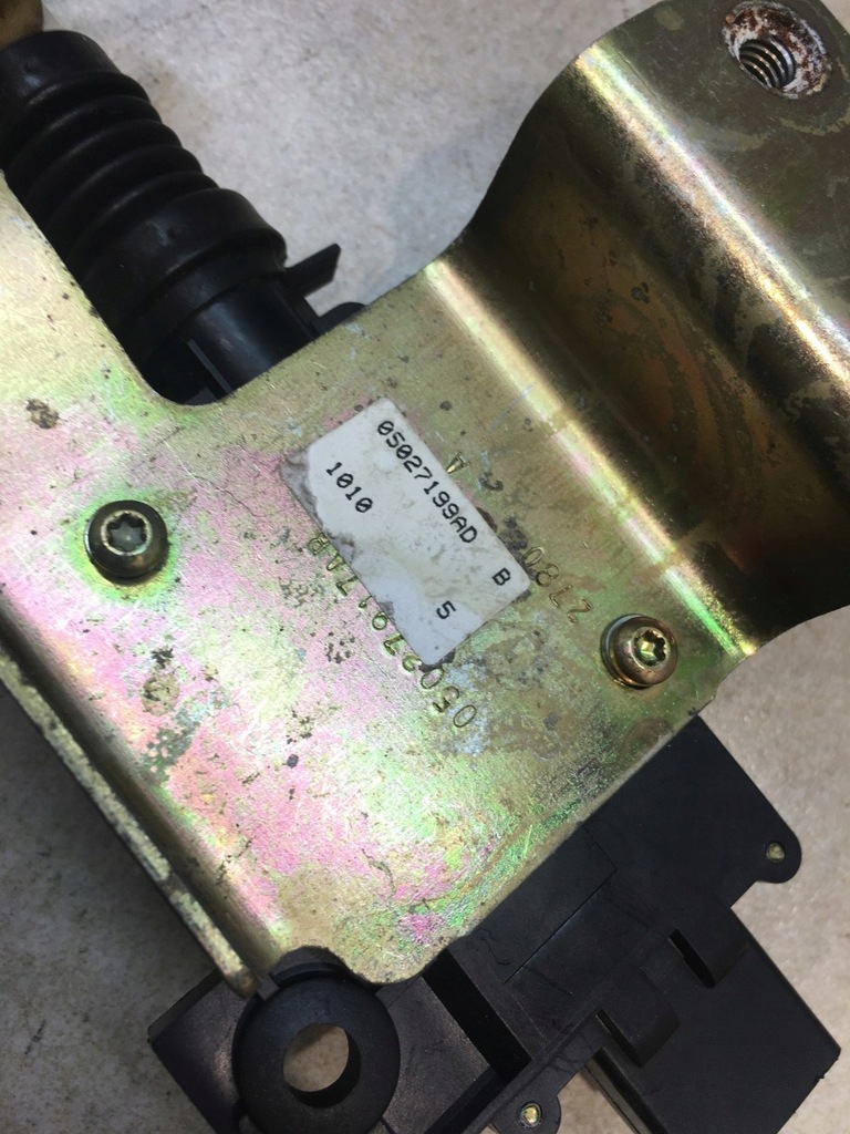 фото №6, Привід замка лівий задня pt cruiser 05027199ad