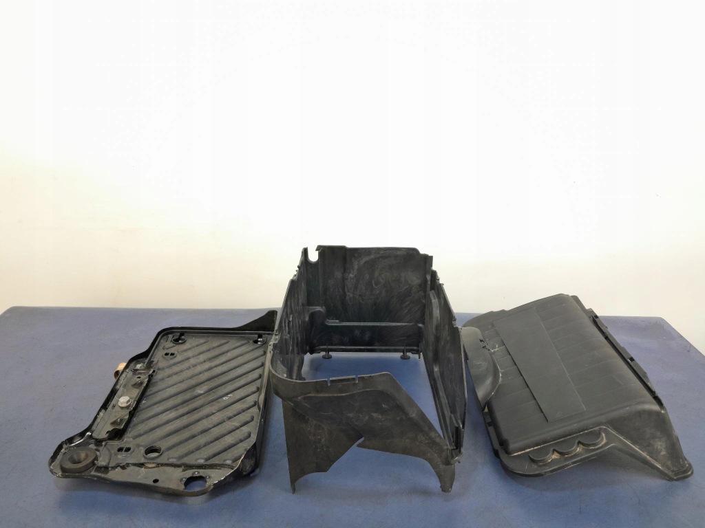 фото №1, Mercedes b w246 1.8 cdi корпус аккумулятор