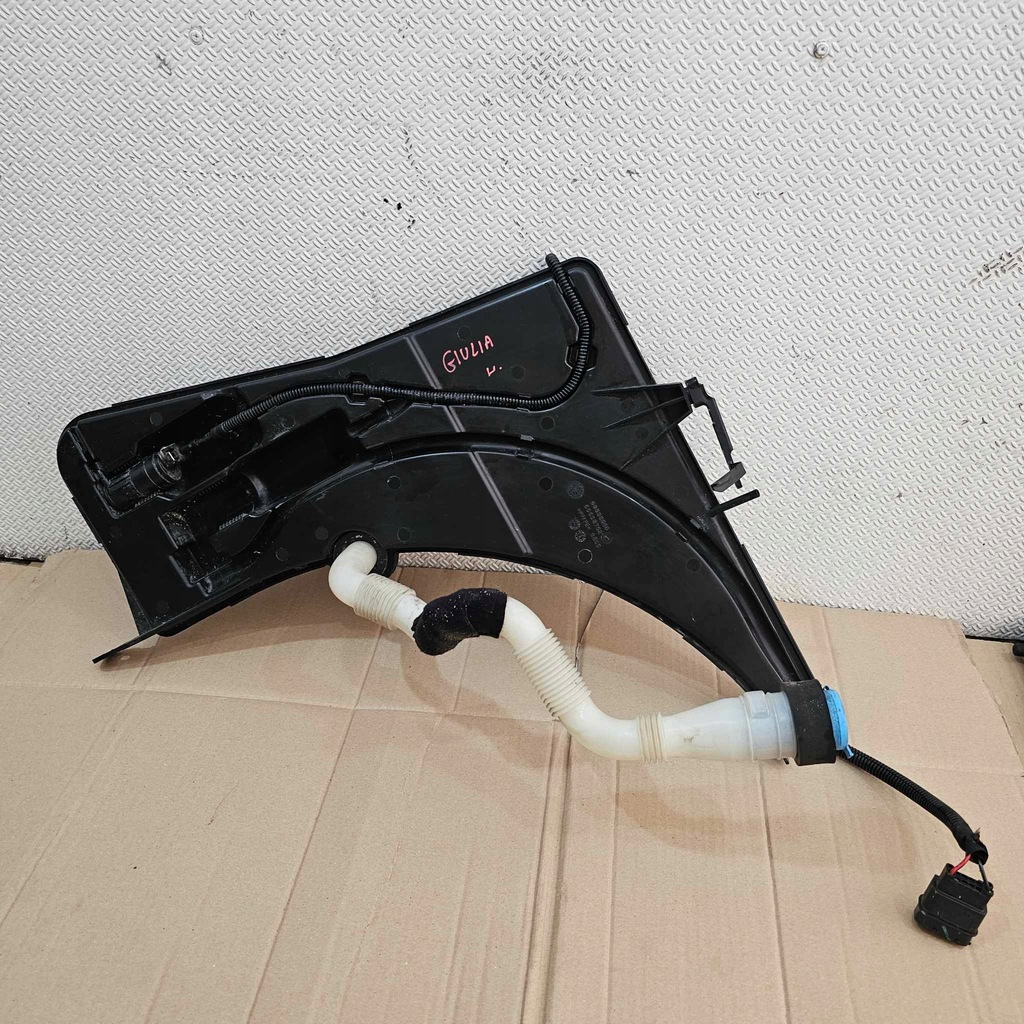 фото №1, Alfa romeo giulia бак бачок омивача