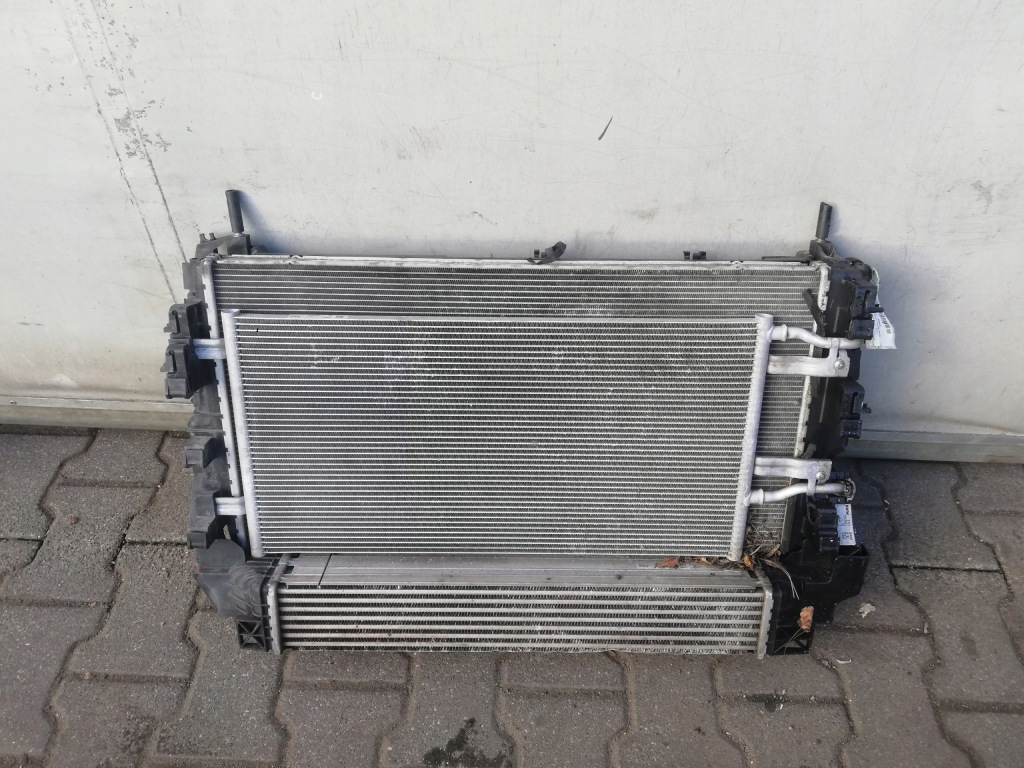 фото №1, Комплект радиатор bmw serii 2 f45 f46 mini f60 countryman hybrid