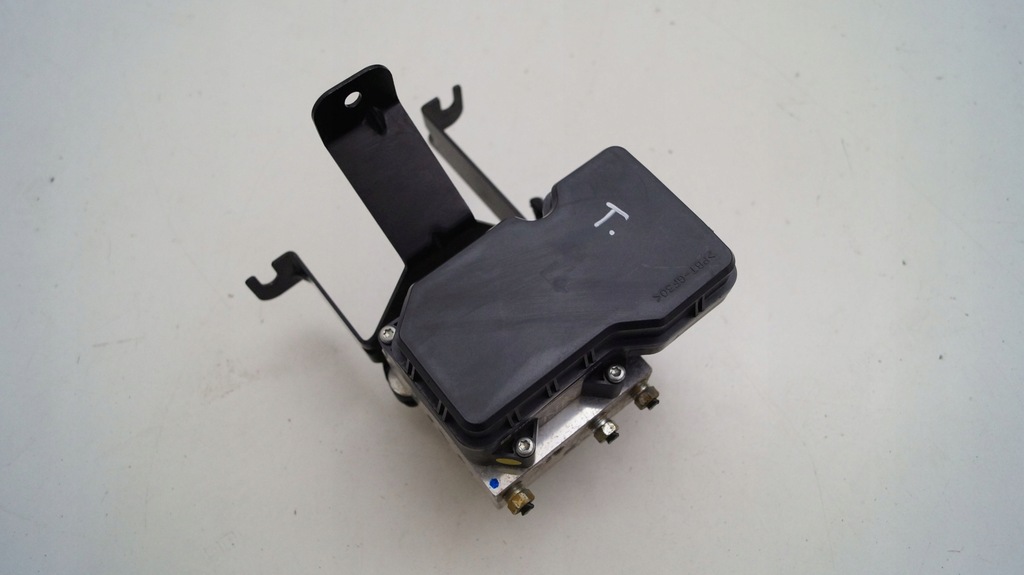 фото №1, Isuzu d-max насос abs блок управления t