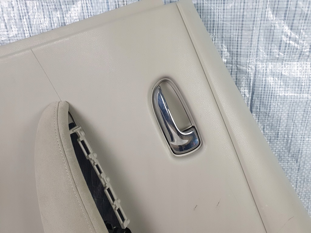 фото №4, Nissan leaf обшивка дверь обивка правый задняя