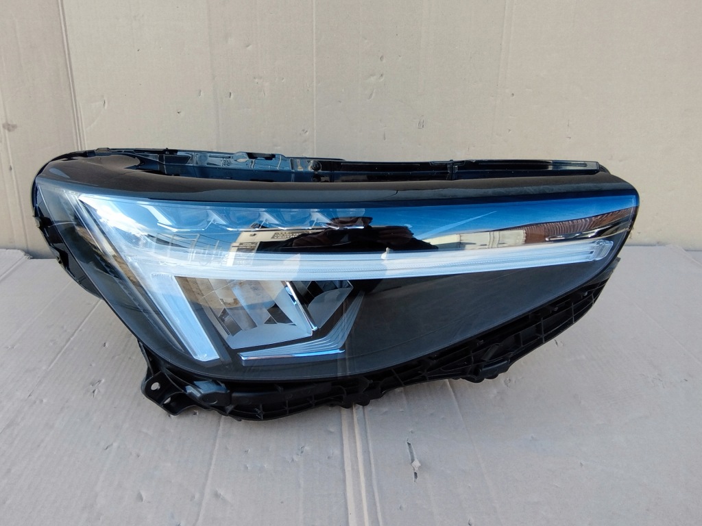 фото №1, Лампа volvo xc40 lift full led права 316555529