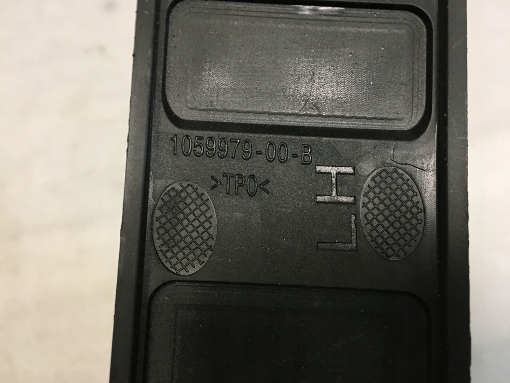 фото №7, Tesla s кронштейн протитуманної фари праве 1059979-00-b