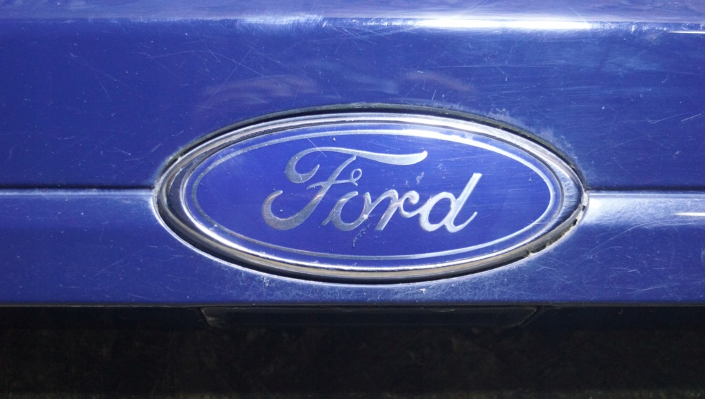 фото №5, Ford fiesta mk 7 комплектная накладка крышки задняя