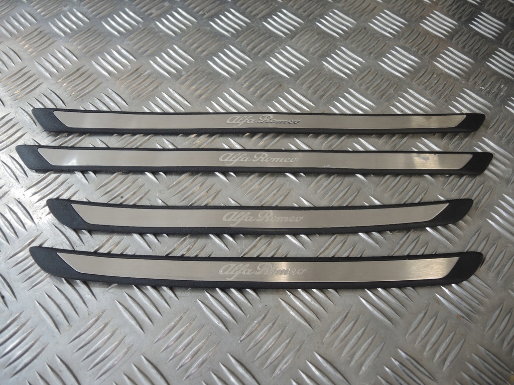 фото №3, Alfa romeo stelvio q4 молдинг накладка поріг