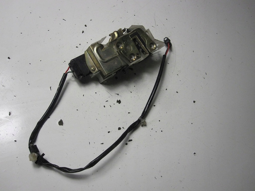 фото №1, Замок дверь задний левый mazda 323f ba 95r