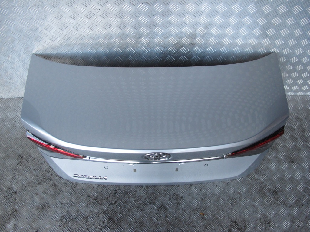 Toyota corolla e21 крышка багажника задняя комплектная лампы sedan лак 1l0 2019- Недорого