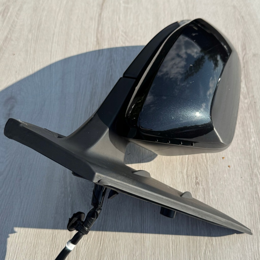 фото №1, Зеркало правое toyota yaris iv 8 pin