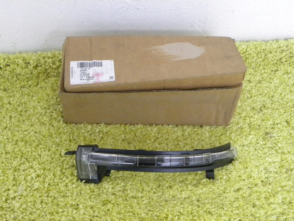 фото №1, Поворотник дзеркало volkswagen оригінальний номер 7p6949102