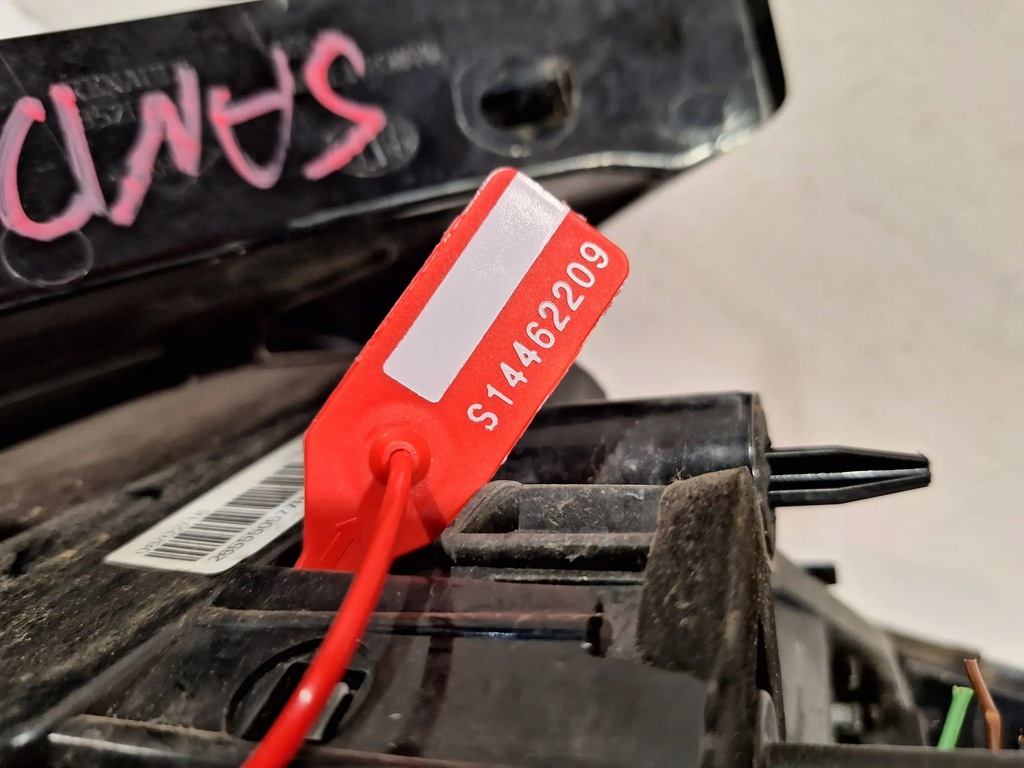 фото №7, Лампа задняя левая 265550577r dacia sandero ii lift 12-