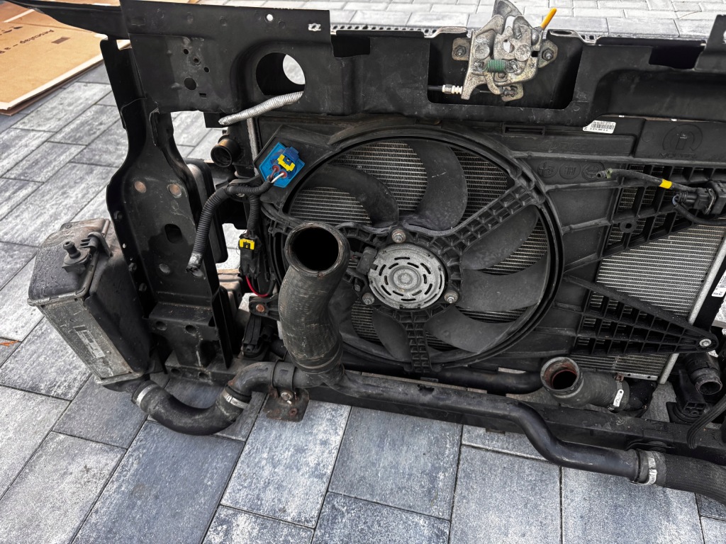 Комплектний  ремінь передній радіатор fiat 500 abarth оригінал Ціна