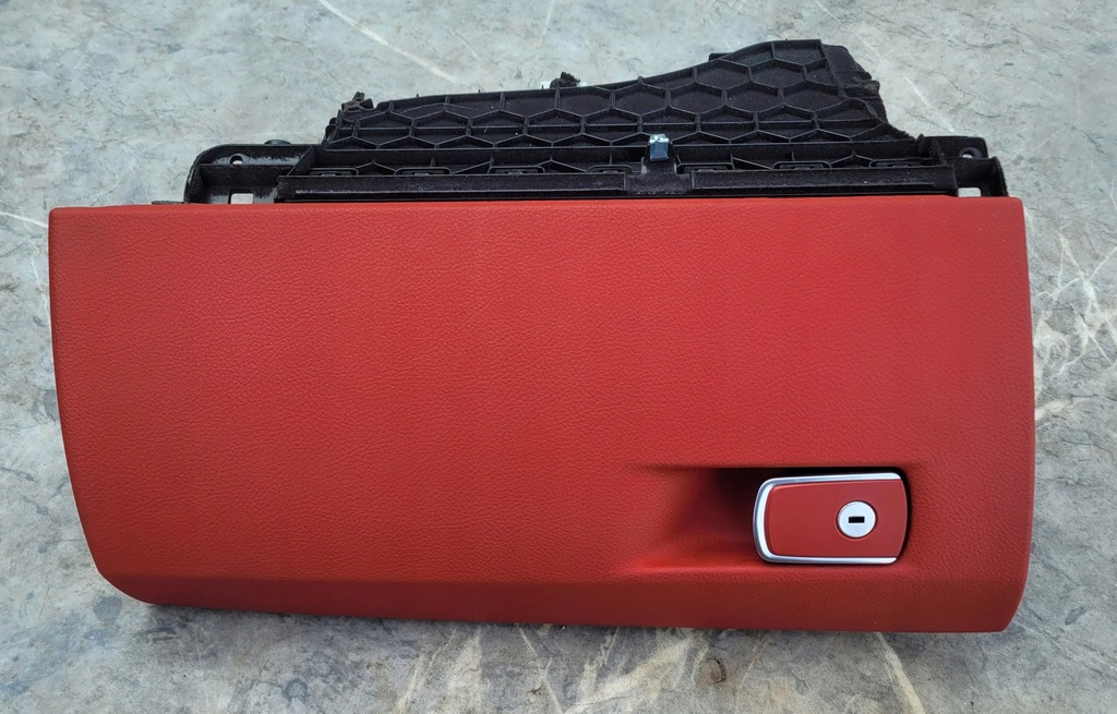 фото №1, Бардачок панели bmw f32 9228283