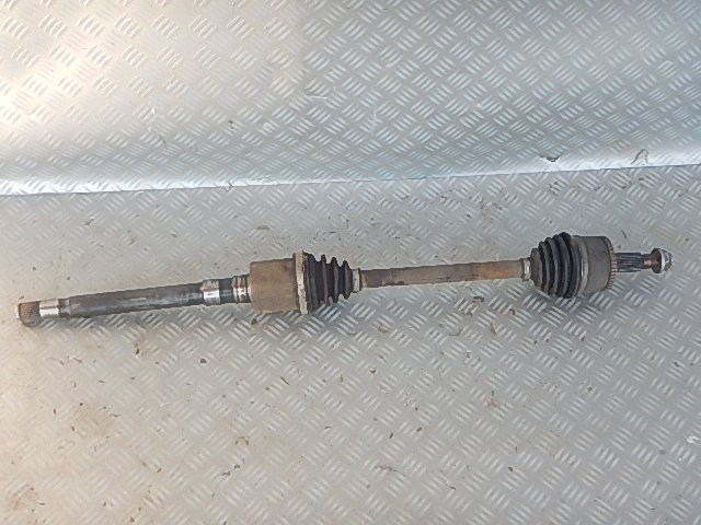 фото №1, Land rover discovery 4 iv 3.0 sdv6 приводной вал правая