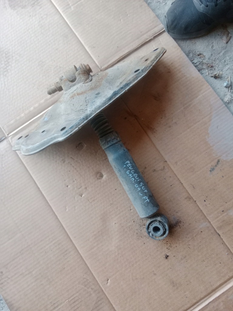 фото №1, Амортизатор правий задня peugeot 5008 i 1.6 hdi