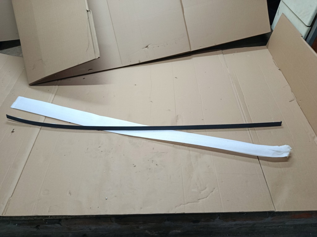фото №1, Молдинг кровельная левая dacia sandero iii оригинал оригинальный номер идеальное состояние