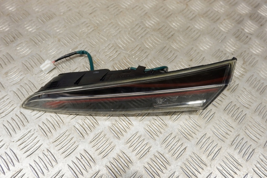фото №8, Правая лампа крышки багажника toyota corolla хэтчбек _e21_ 8158102b90
