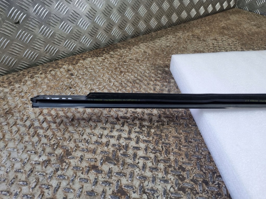 2022 mercedes-benz gls x167 молдинг стекло задний a1677307401 Киев