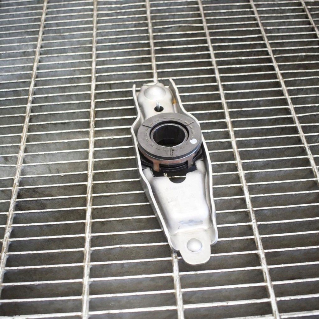 фото №5, Skoda karoq 2019 кронштейн / вилка выжимной сцепления