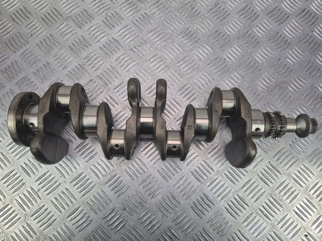 Купити Wał колінчастий mercedes a160 w176 r2700001 m270