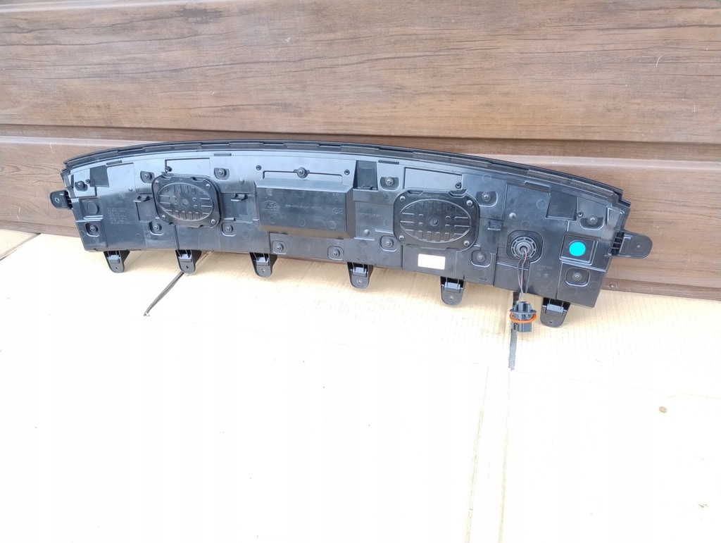 фото №8, Hyundai ioniq vi 6 лампа led бампера задняя ładna оригинал 92700-kl000