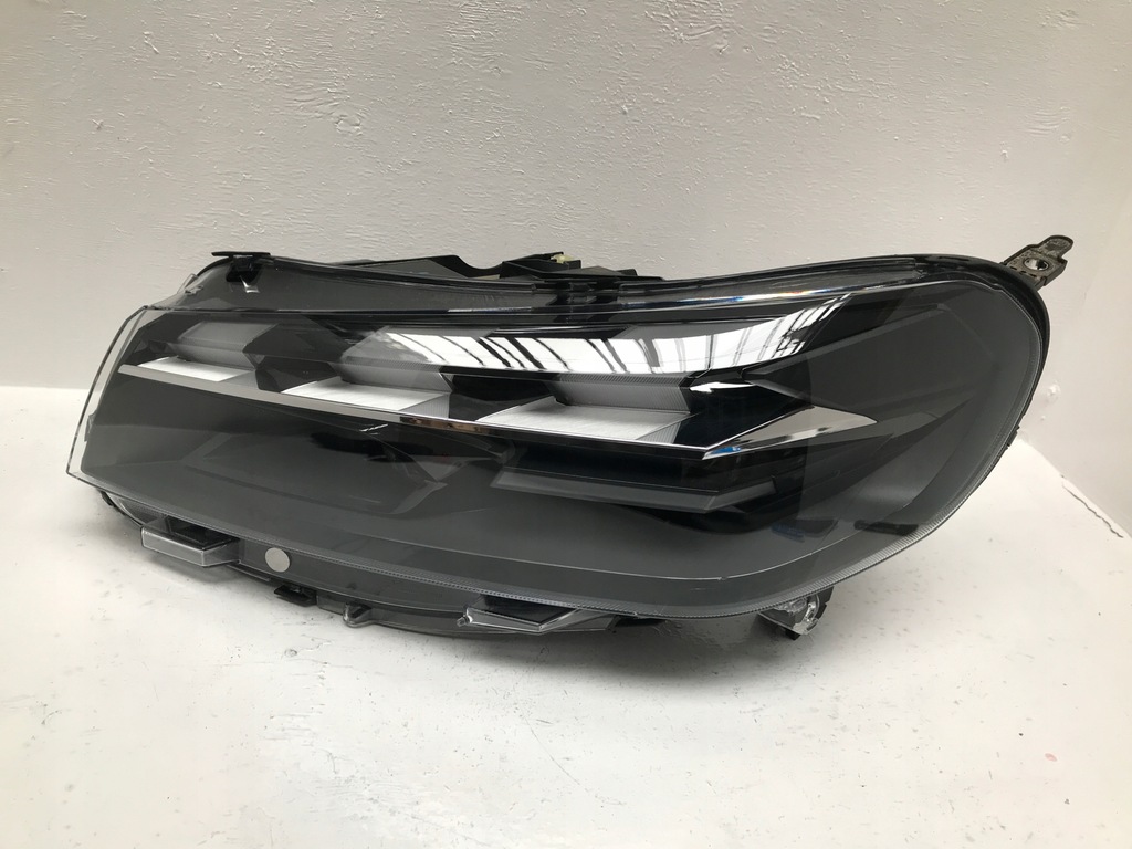 фото №1, Peugeot traveller iii lift 2023 - лампа перед левая передняя full led