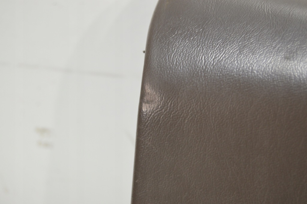 Обшивка правый задний  бежевый mercedes w140 c140 cl 1406908026 Недорого