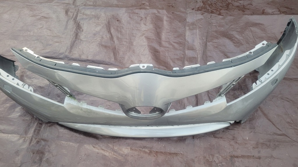 Toyota verso рестайлинг  2013- бампер перед передний омыватель / 3547 Доставка