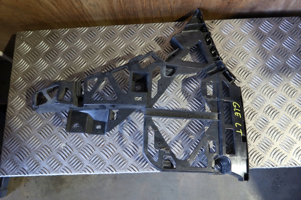 Купить Направляющая бампера левый задняя mercedes gle a1668851721