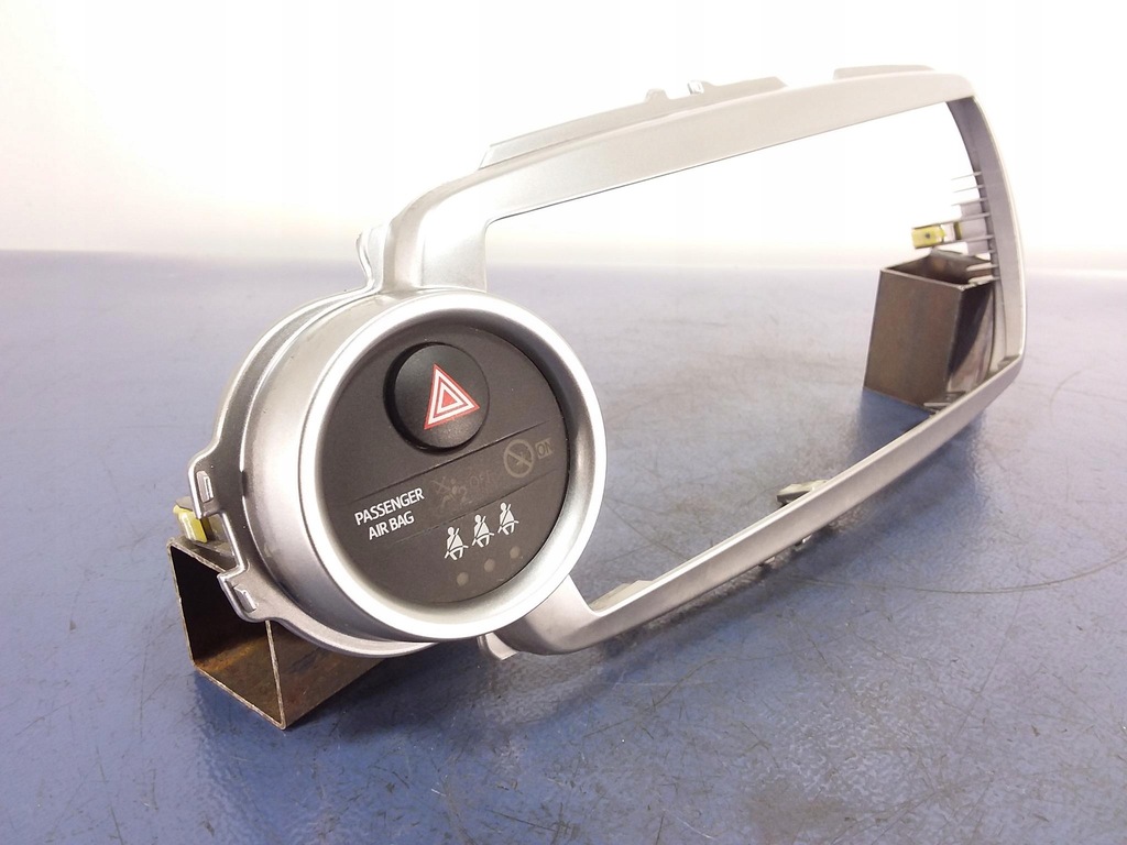 фото №2, Toyota yaris iii рамка радио 86451-0d010