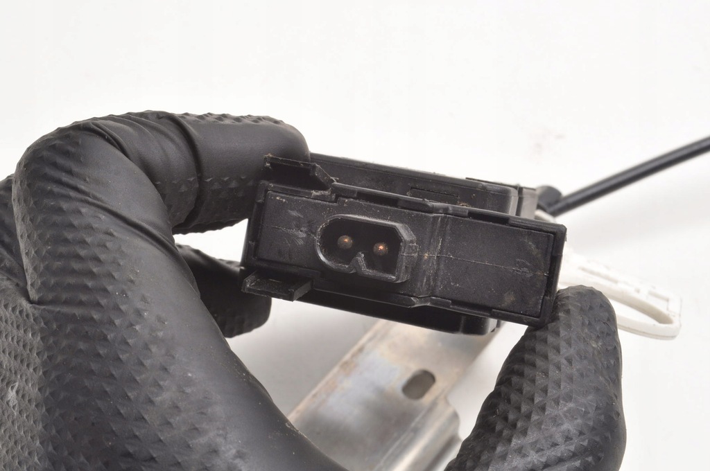 фото №6, Замок привод крышка заливной топлива aston martin vantage 16r 6g33-f9c070-aa